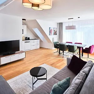  Appartement Myfavorit - Spacious Next To Puplic Transport U1 Direct Connection To Citycenter